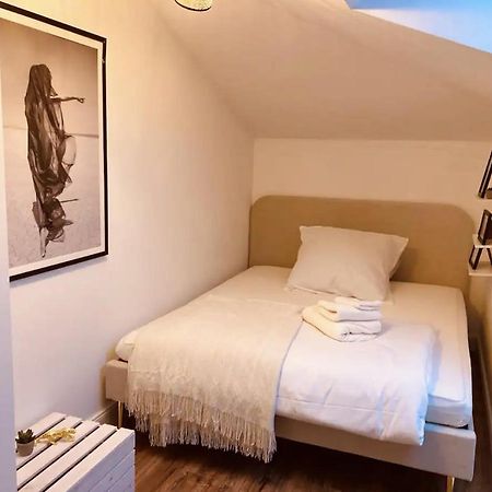 Bali Home Stylische Wohnung Mit Terrasse Schönefeld Exterior foto