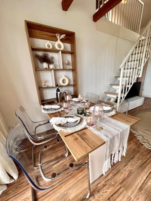 Bali Home Stylische Wohnung Mit Terrasse Schönefeld Exterior foto