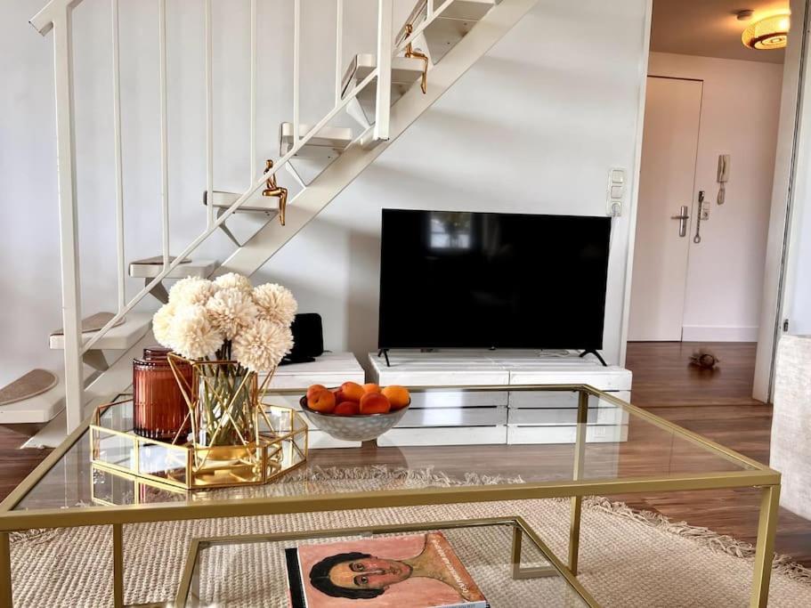 Bali Home Stylische Wohnung Mit Terrasse Schönefeld Exterior foto