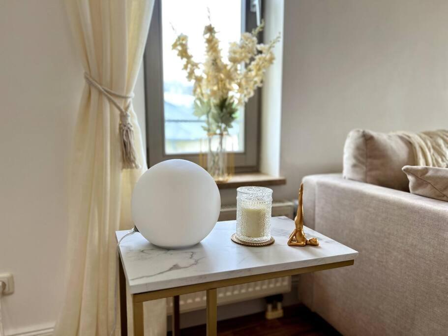Bali Home Stylische Wohnung Mit Terrasse Schönefeld Exterior foto