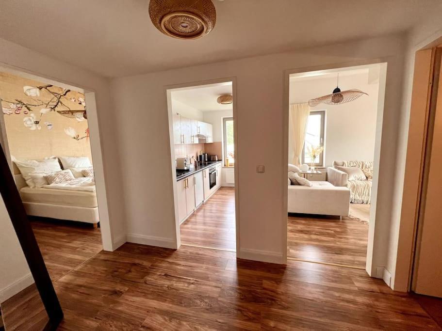 Bali Home Stylische Wohnung Mit Terrasse Schönefeld Exterior foto
