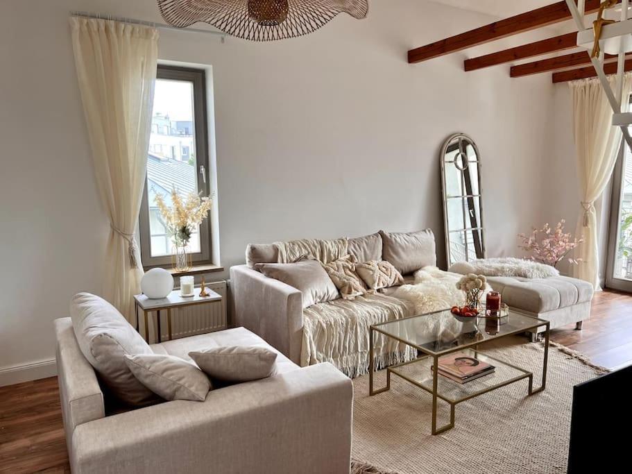 Bali Home Stylische Wohnung Mit Terrasse Schönefeld Exterior foto
